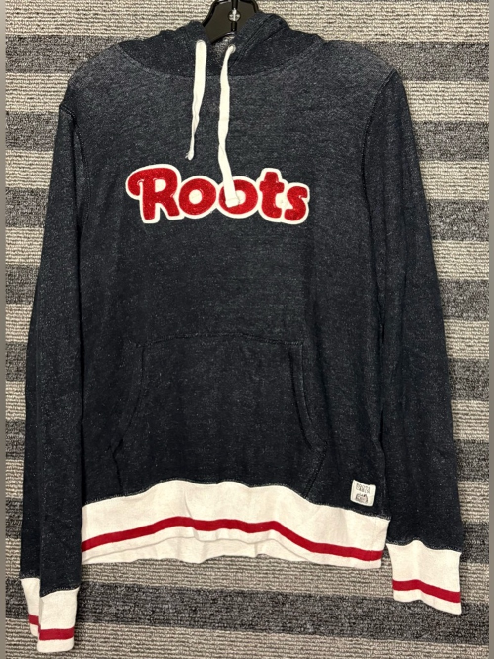Roots Dark Grey Hoodie Sweatshirt Men’s Medium EUC